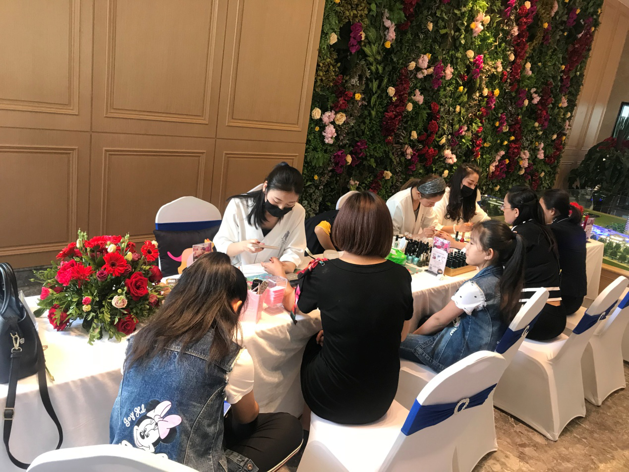 千言萬語，不如傾心陪伴  ——百酈灣項(xiàng)目感恩母親節(jié)活動